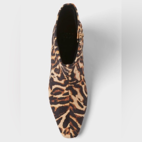 NWT Leopard Print Ankle Boots memory foam - Picture 3 of 7